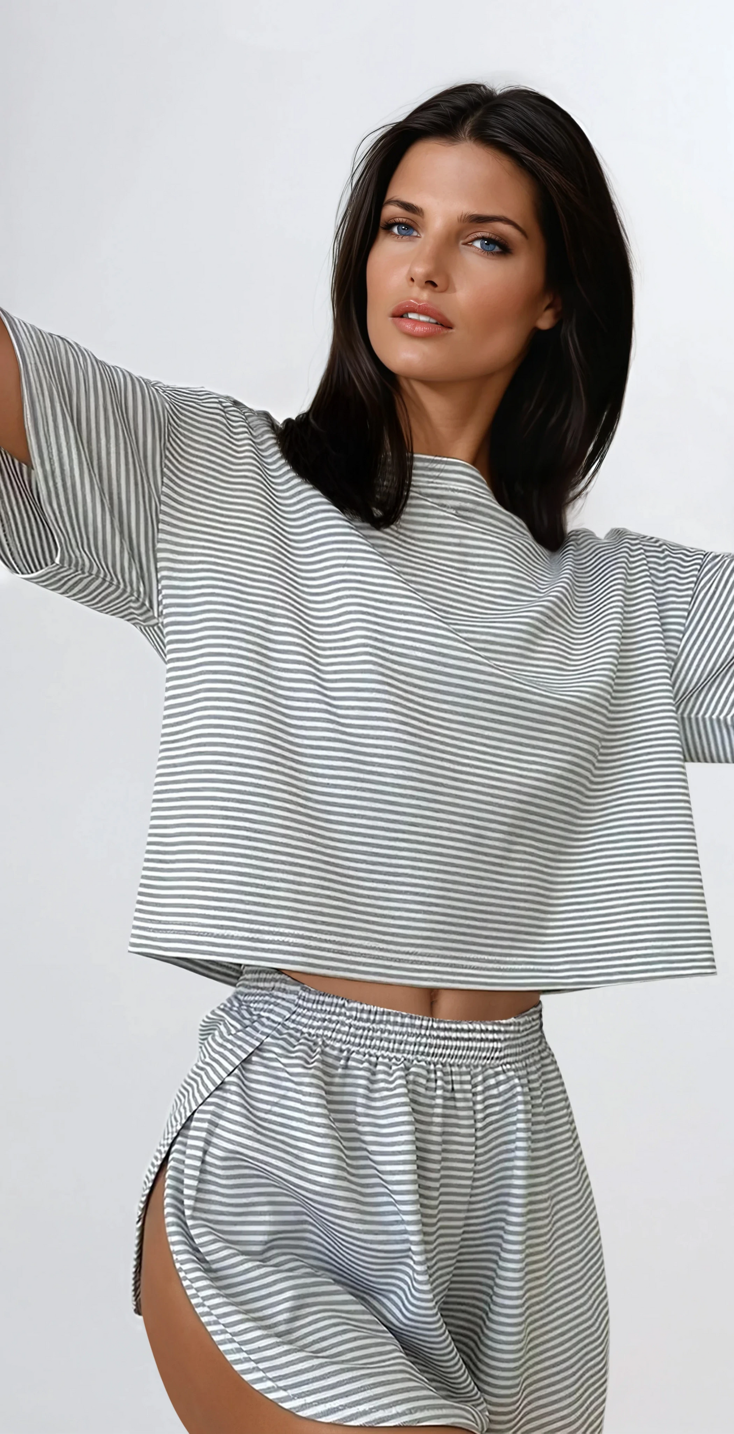Missklara Gestreepte Tweedelige Pyjama Set met T-Shirt & Splitshorts